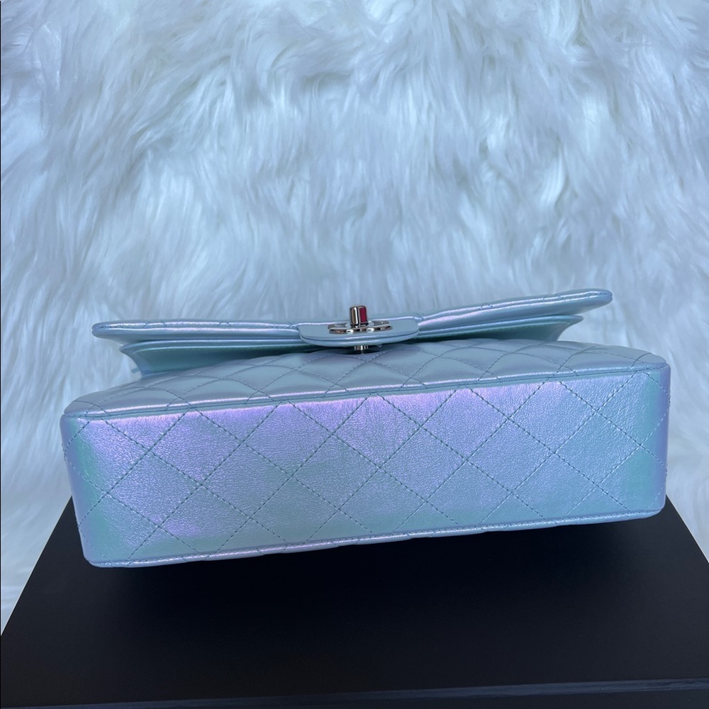 21K Chanel Classic Double Flap Quilted Diamond Medium Bag Iridescent Light Blue - Picture 4 of 7